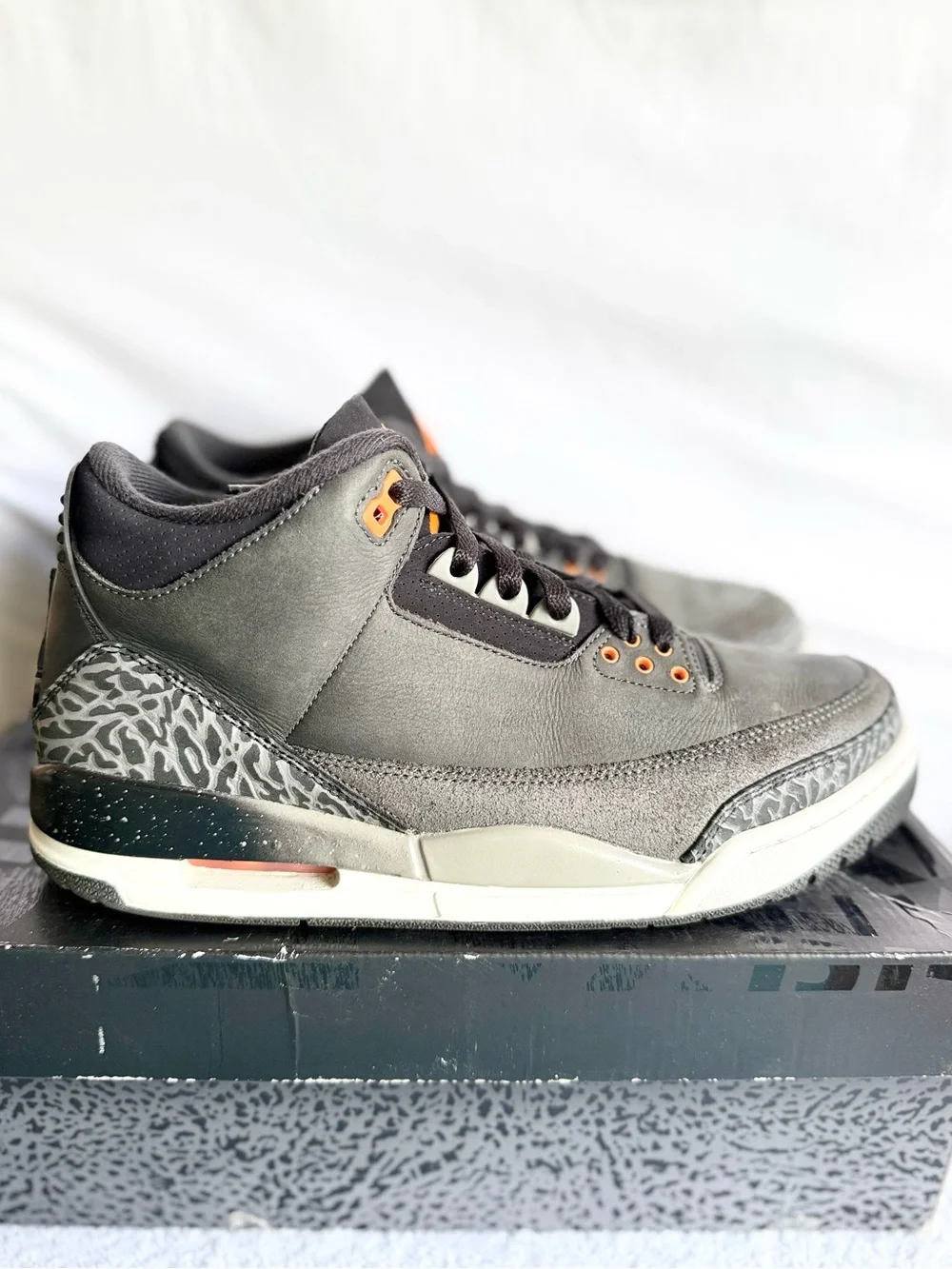 AUTHENTIC Jordan 3 Retro Fear Pack size 10.5 CT8532-080 2023 PRE-OWNED